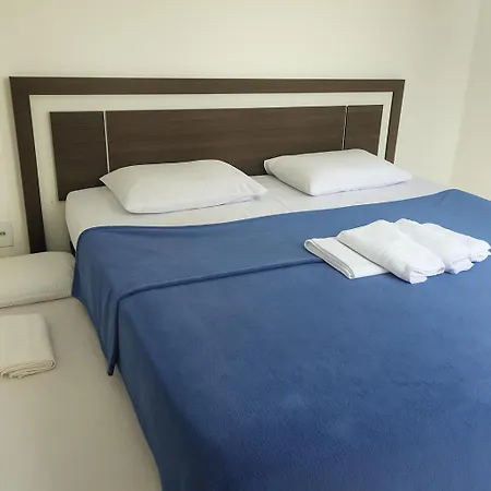 1 quadra Da Praia de Copacabana - 1 Block from the Beach-3